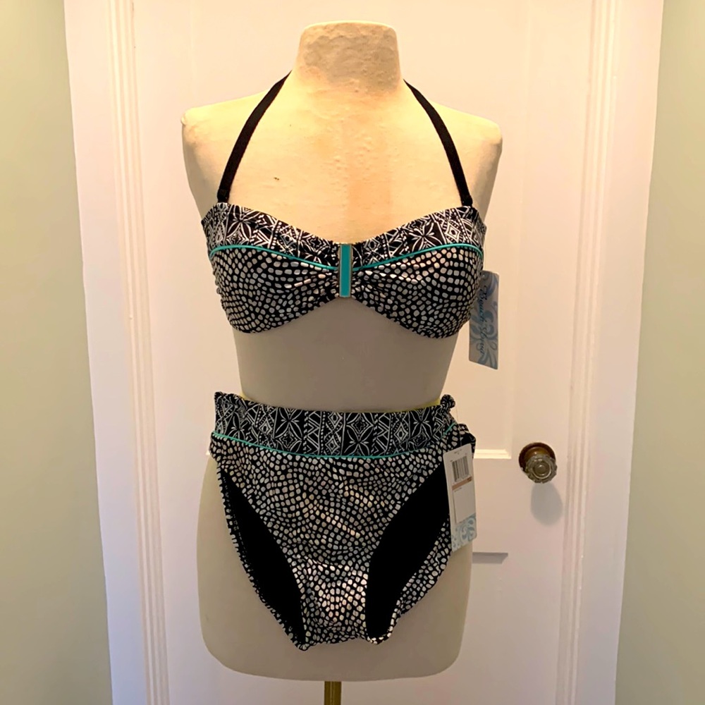 New with Tags Beach Diva Abstract Polka Dot Bikini Top Black White Size 10
